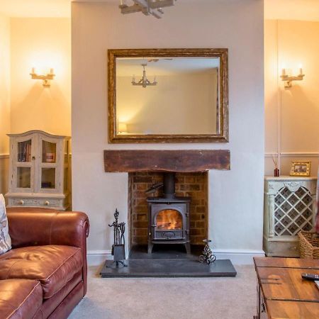 Villa Charming 2 Bed House In Tewkesbury Centre Extérieur photo