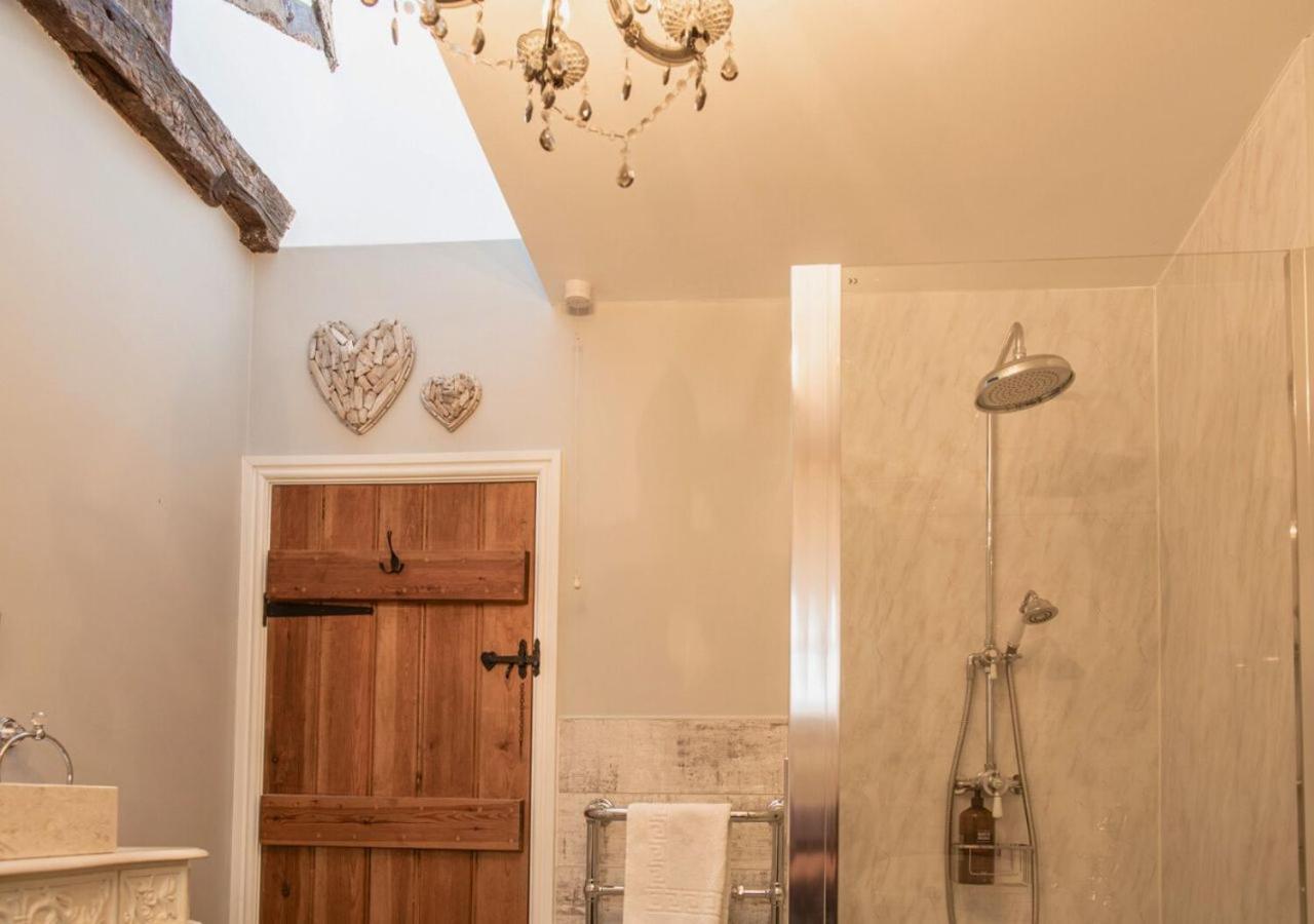 Villa Charming 2 Bed House In Tewkesbury Centre Extérieur photo