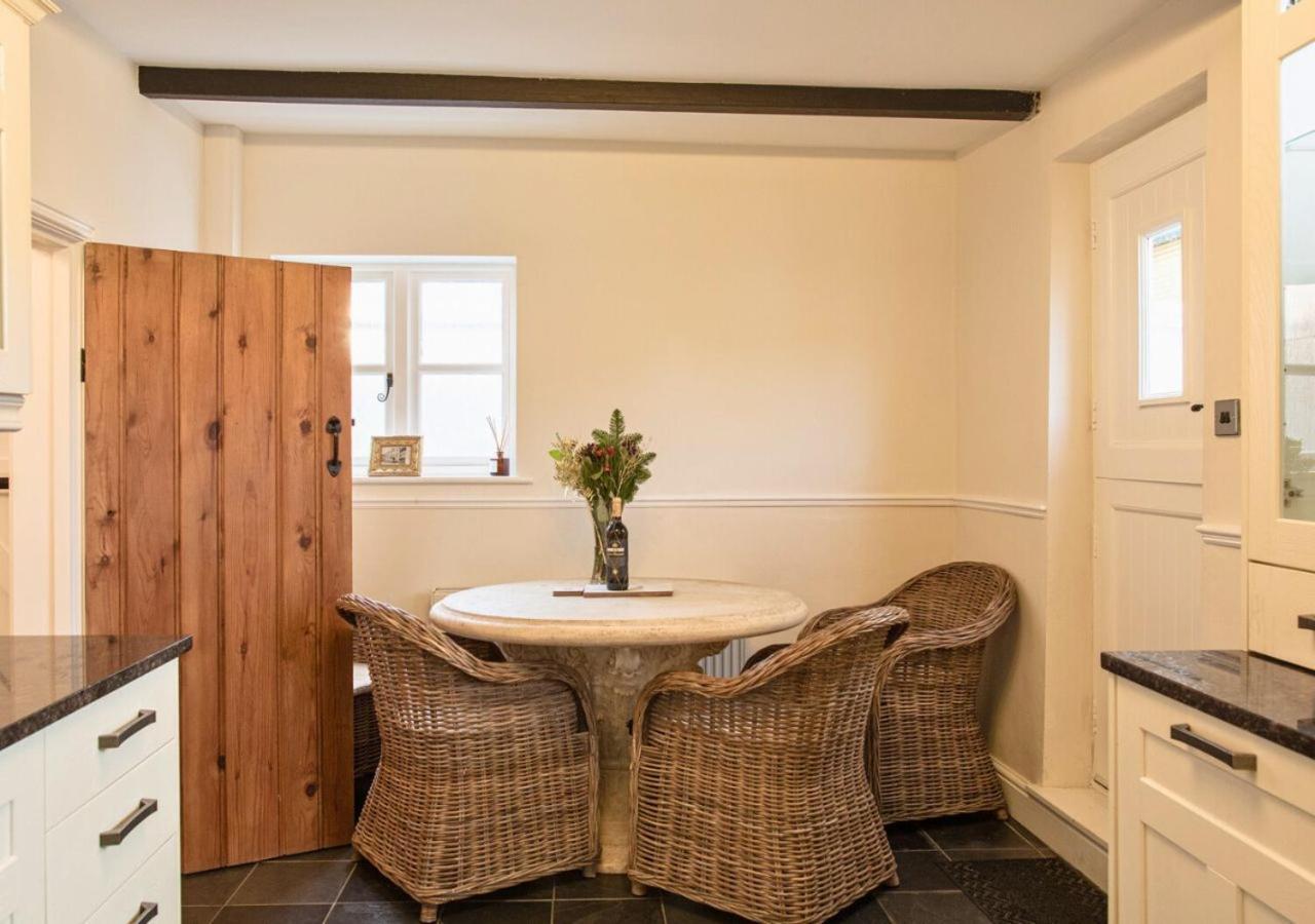 Villa Charming 2 Bed House In Tewkesbury Centre Extérieur photo