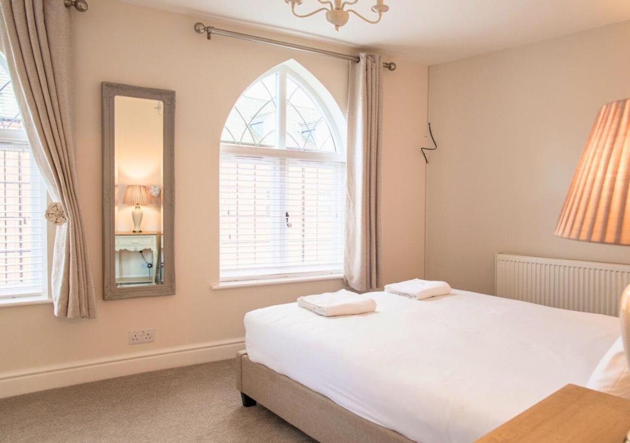 Villa Charming 2 Bed House In Tewkesbury Centre Extérieur photo