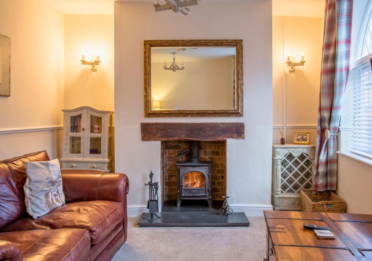 Villa Charming 2 Bed House In Tewkesbury Centre Extérieur photo